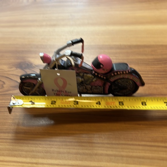 Breast cancer motorcycle figurine - Picture 4 of 4
